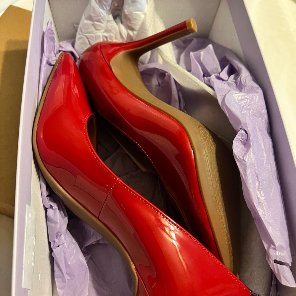 Jessica Simpson Bold Red Heels - Picture 6 of 11